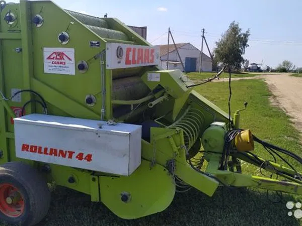 Пресс-подборщик Claas Rollant 44