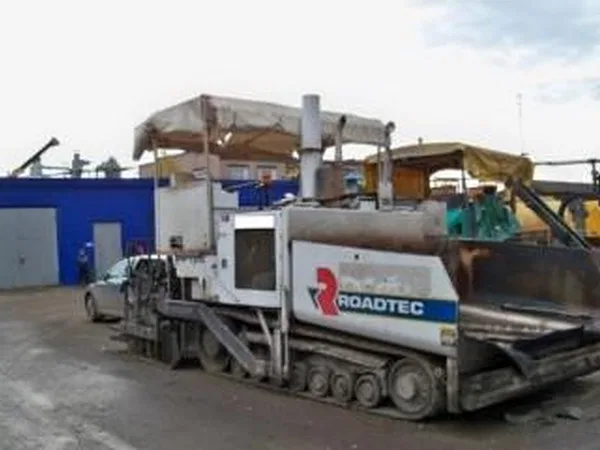 Асфальтоукладчик Roadtec RP-195