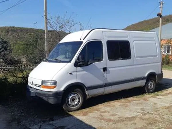 Цельнометаллический фургон Renault Master