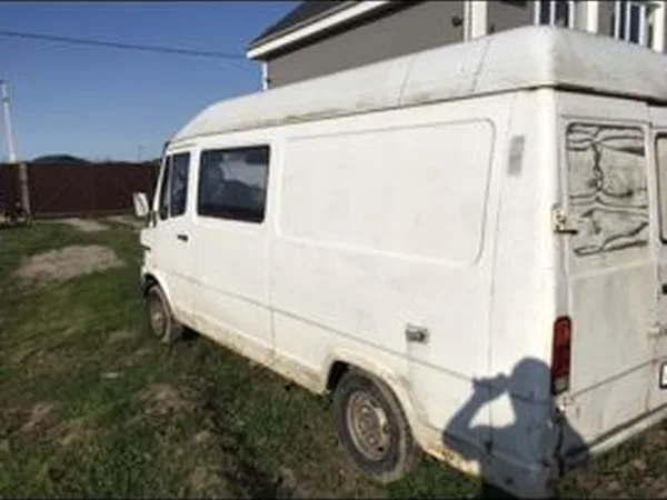 Цельнометаллический фургон Mercedes-Benz Т1
