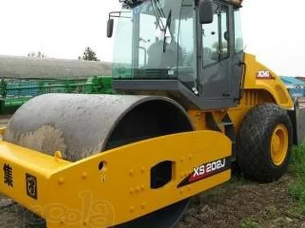 Грунтовый каток XCMG XS142J