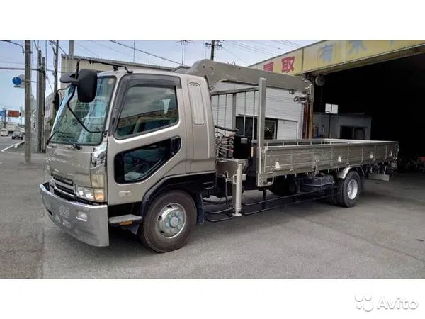 Бортовой грузовик с КМУ Mitsubishi Fuso Fighter
