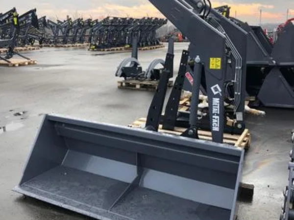 Навесной погрузчик (КУН) Metal-Fach T-209