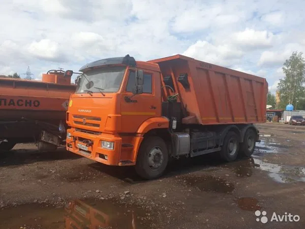 Самосвал КамАЗ