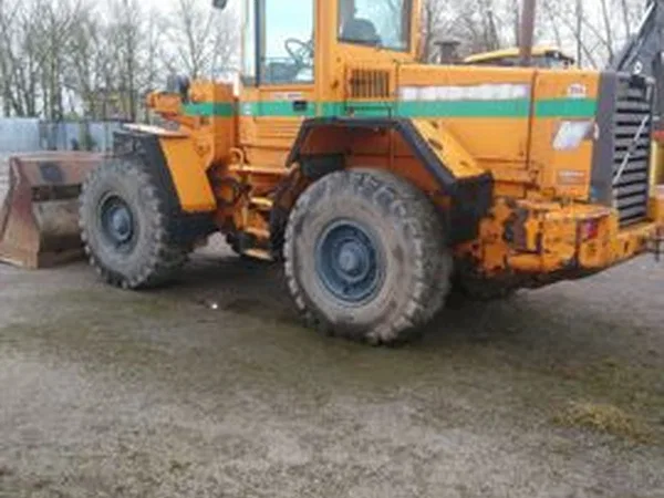 Фронтальный погрузчик Volvo L90C