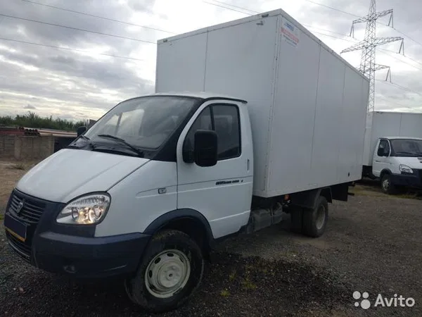 Промтоварный фургон ГАЗ 3302
