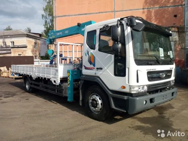 Бортовой грузовик с КМУ Daewoo Novus с КМУ Everdigm