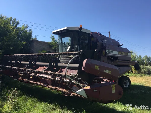 Зерноуборочный комбайн Палессе GS812