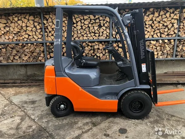 Вилочный погрузчик Toyota