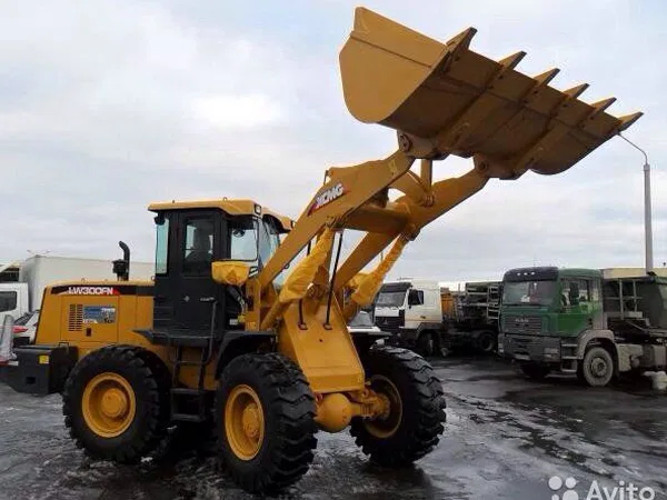 Фронтальный погрузчик xcmg LW300