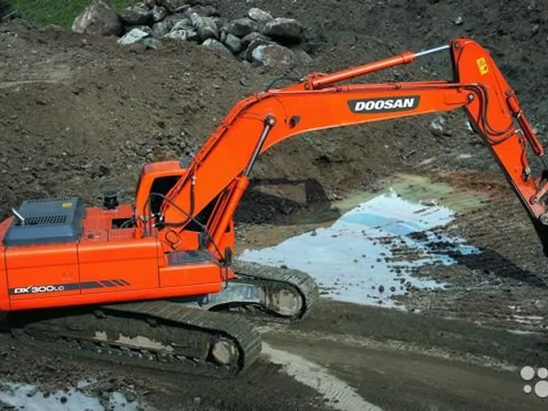 Гусеничный экскаватор Doosan DX300LCA
