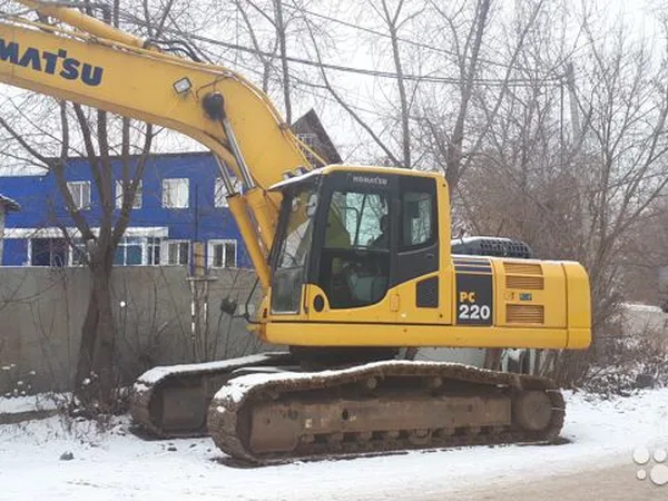 Гусеничный экскаватор Komatsu PC220