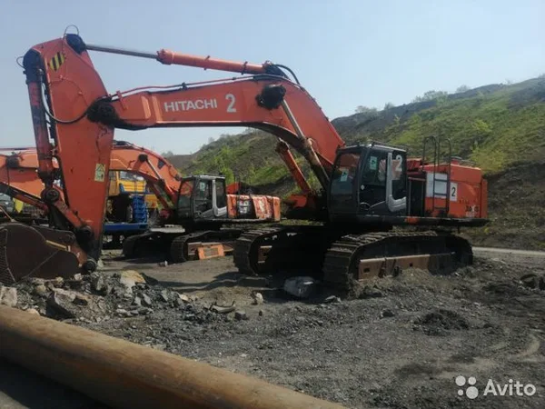 Гусеничный экскаватор Hitachi ZX650LC-3