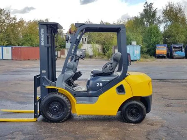 Вилочный погрузчик Komatsu FD25T-17