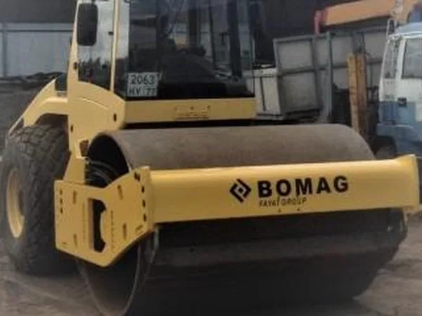 Грунтовый каток Bomag BW213 D