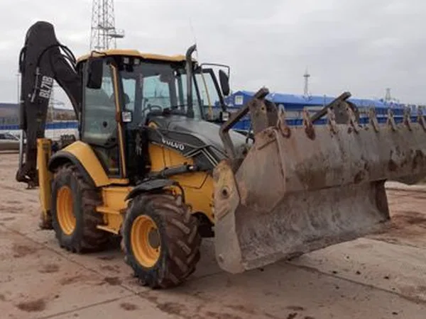 Экскаватор-погрузчик Volvo BL71 B