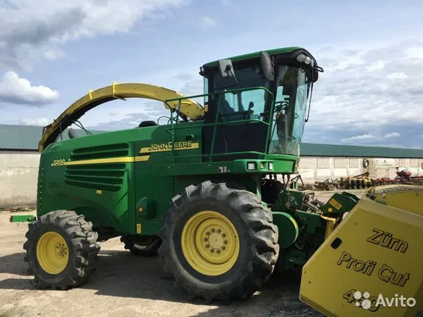 Кормоуборочный комбайн John Deere 7200