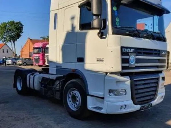 Седельный тягач DAF XF 105.460
