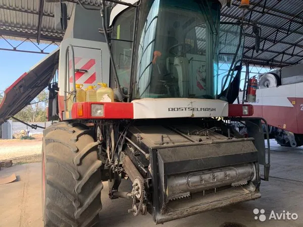 Зерноуборочный комбайн Ростсельмаш ACROS 530