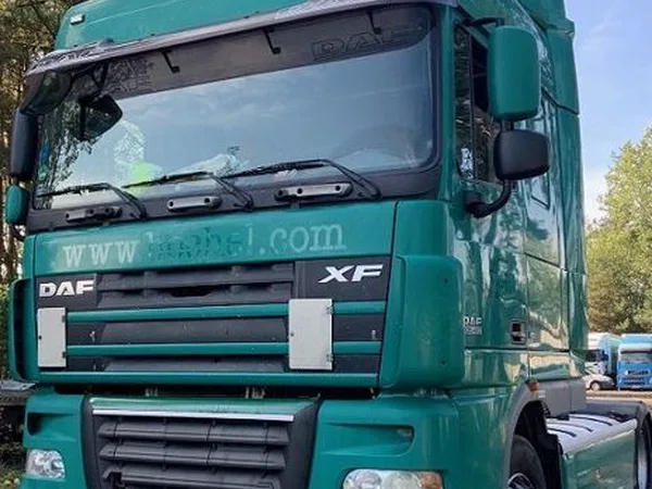 Седельный тягач DAF XF 105.460