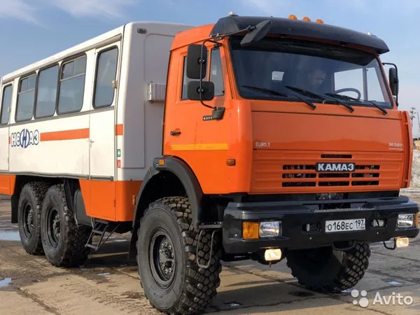 Вахтовый автобус НефАЗ 4208