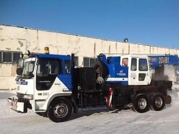 Грузовой эвакуатор Hino Tadano