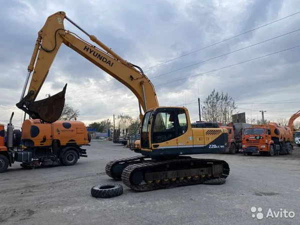 Гусеничный экскаватор Hyundai R220LC-9S