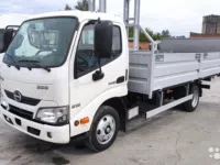 Бортовой автомобиль Hino 300