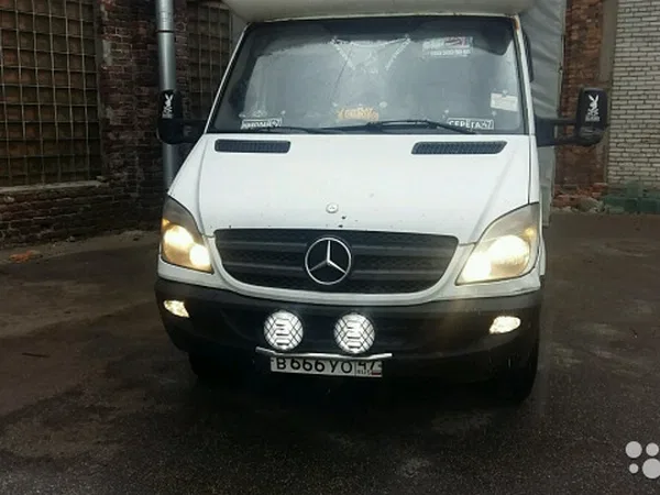 Тентованный автомобиль Mercedes-Benz Sprinter 515