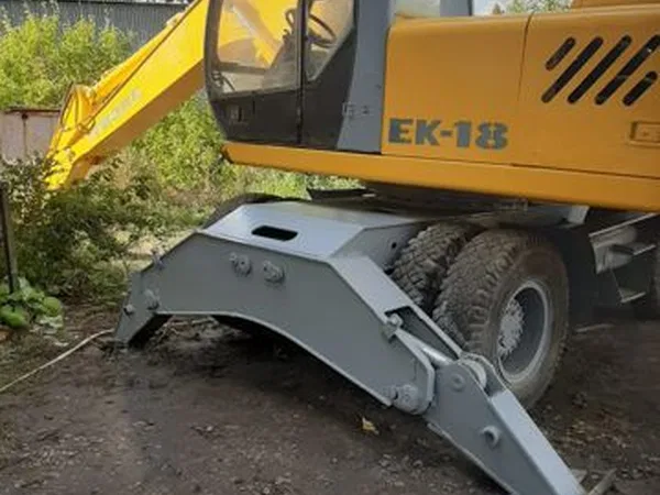 Колесный экскаватор ТВЭКС ЕК-18
