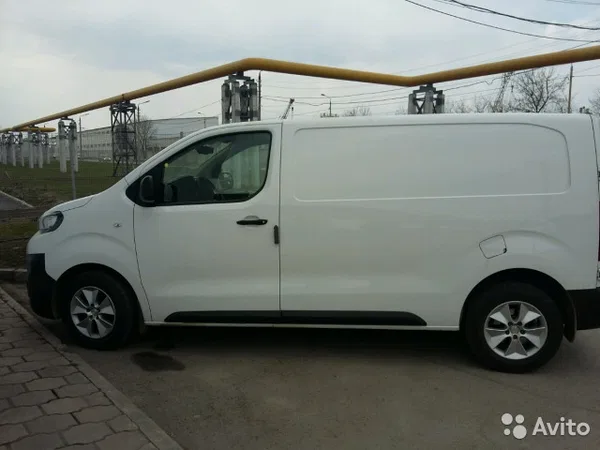 Цельнометаллический фургон Peugeot Traveler Cross