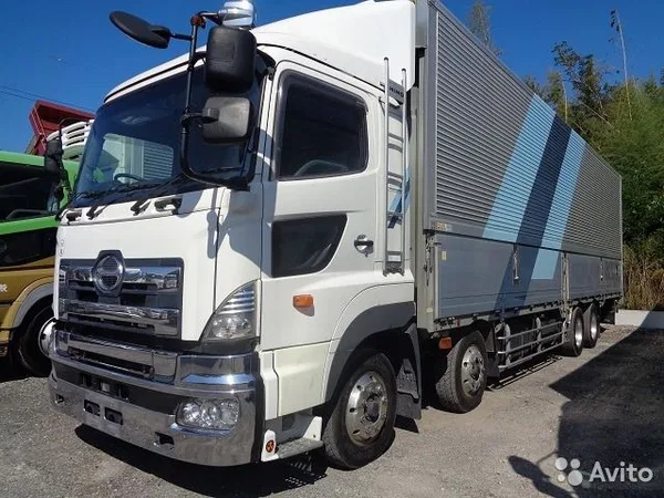 Грузовой фургон Hino Profia