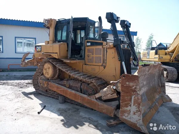 Гусеничный бульдозер Caterpillar D6R2
