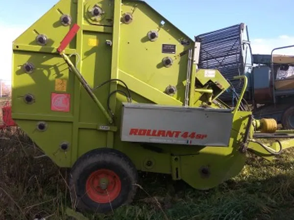 Пресс-подборщик Claas Rollant 44