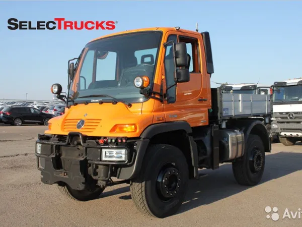 Комбинированная дорожная машина Mercedes-Benz Unimog U400