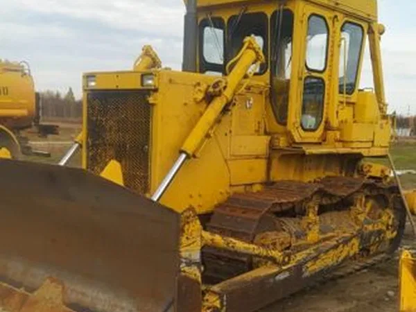 Гусеничный бульдозер Komatsu D85A-21