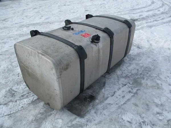 Топливный бак 700 л A=1665, B=700,4, C=670,4 без кронштейнов и топливозаборника