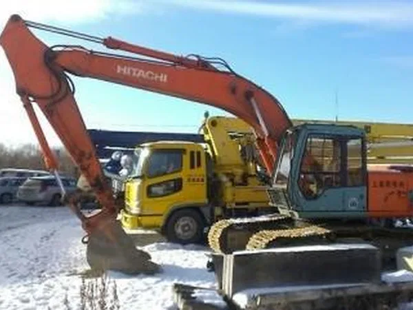 Гусеничный экскаватор Hitachi 200