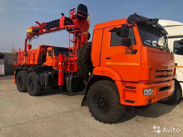 Седельный тягач КамАЗ с КМУ Kanglim