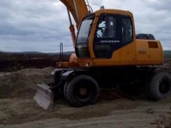 Колесный экскаватор Hyundai Robex 1300
