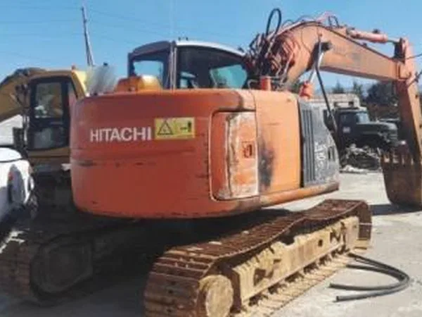 Гусеничный экскаватор Hitachi EX 120-5