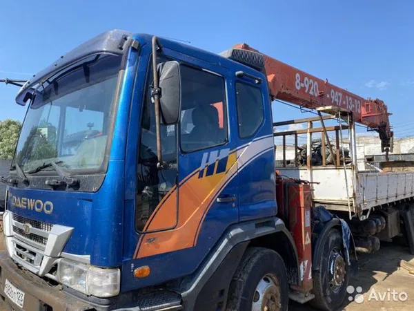 Бортовой грузовик с КМУ Daewoo Ultra Novus