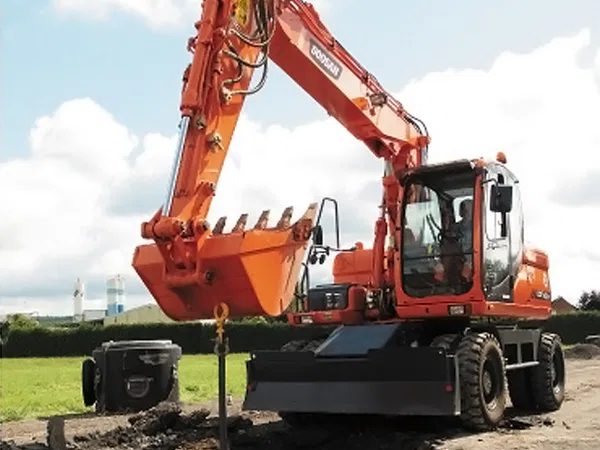 Колесный экскаватор Doosan DX140W