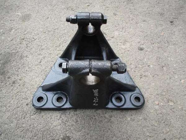 Кронштейн рессоры (крепление под болт M16)
