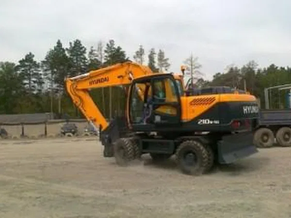 Колесный экскаватор Hyundai R210W-9S