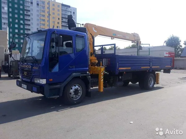 Бортовой грузовик с КМУ Daewoo Ultra Novus