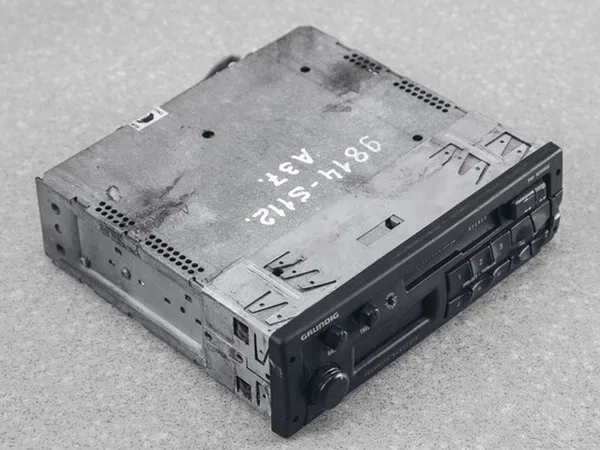 Автомагнитола GRUNDIG
