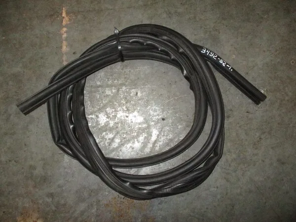 Уплотнитель двери кабины (внутренний)  CP L=4230 mm