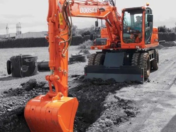 Колесный экскаватор Doosan DX160W