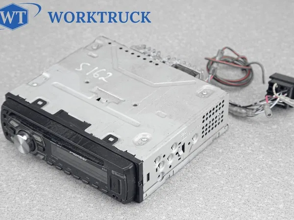 Автомагнитола Pioneer DEH-7300BT